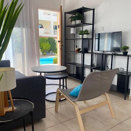 Beautiful One Bed Apartment In Paphos Exterior photo