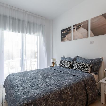 Beautiful One Bed Apartment In Paphos Exterior photo