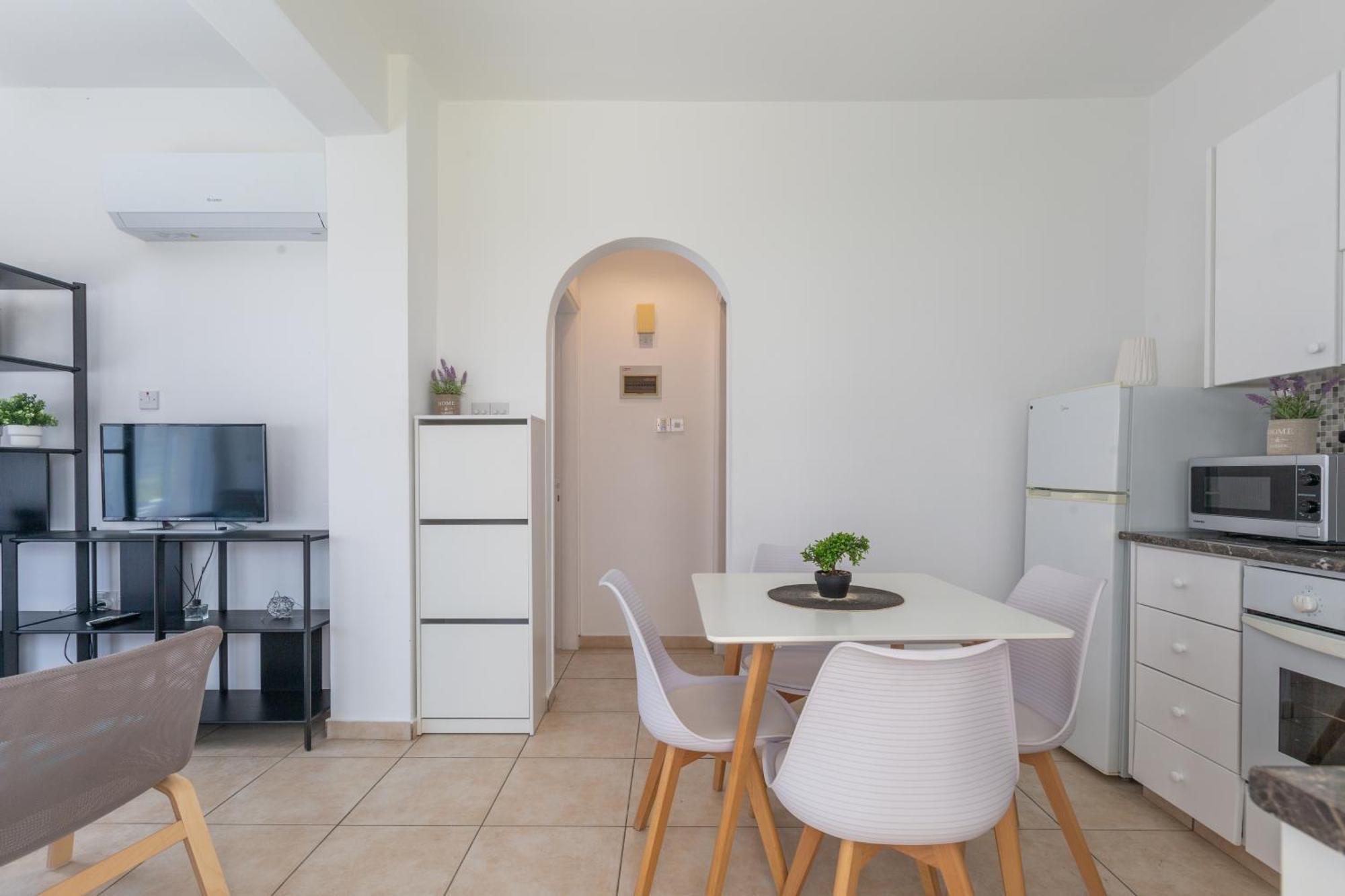 Beautiful One Bed Apartment In Paphos Exterior photo