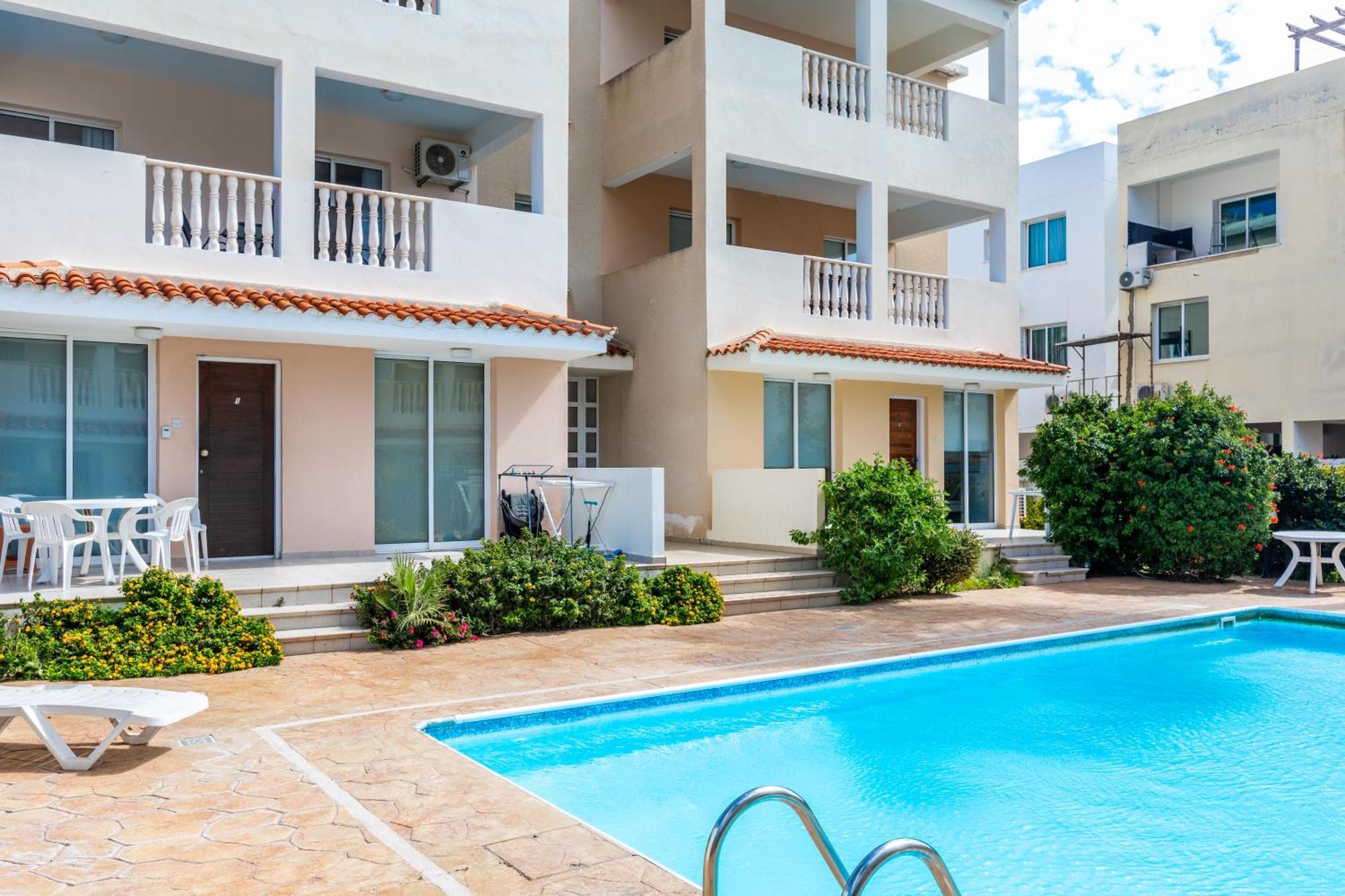 Beautiful One Bed Apartment In Paphos Exterior photo