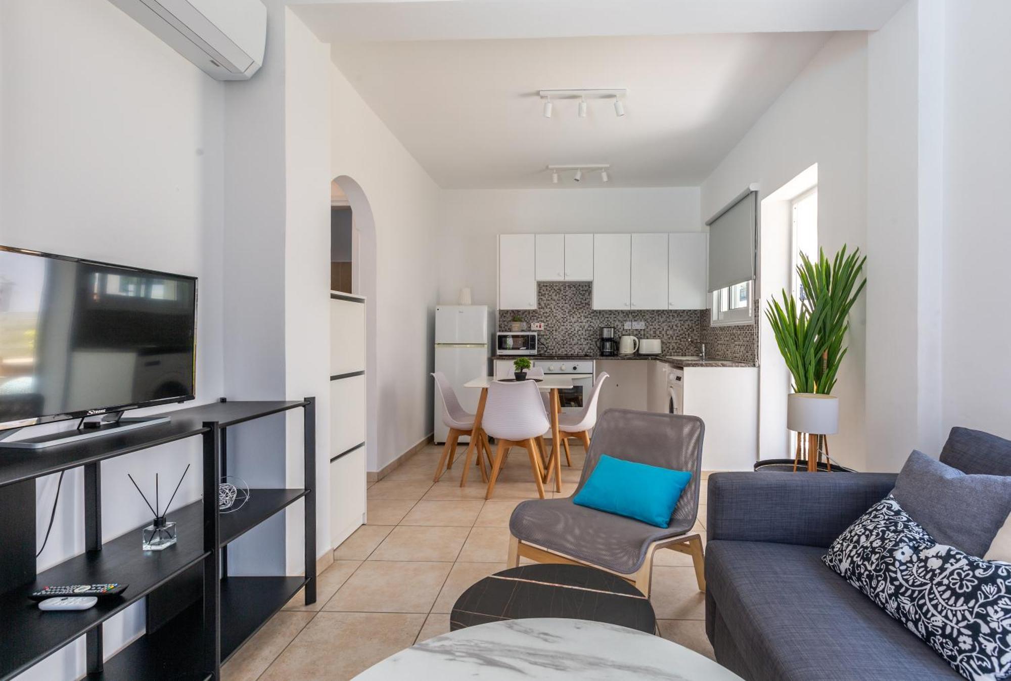 Beautiful One Bed Apartment In Paphos Exterior photo