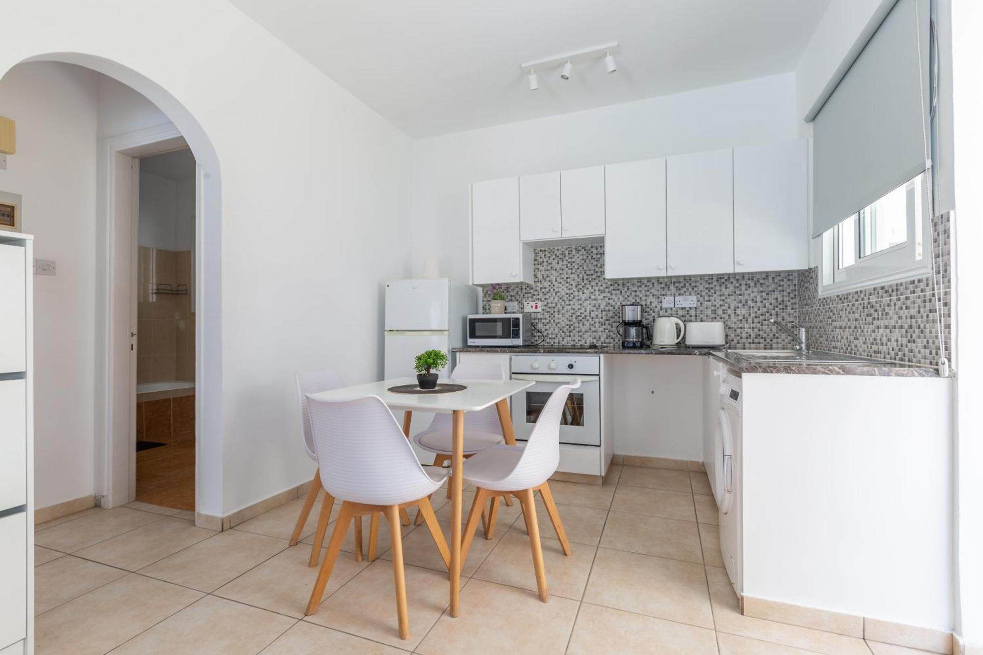 Beautiful One Bed Apartment In Paphos Exterior photo