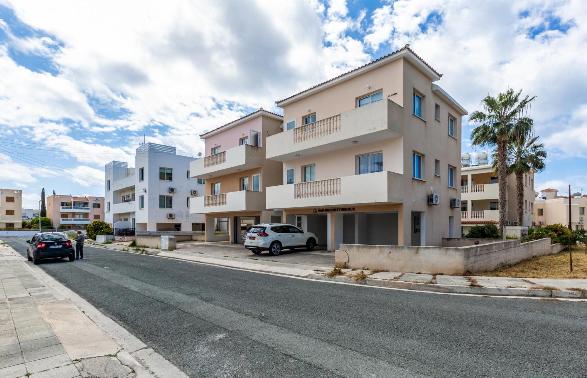 Beautiful One Bed Apartment In Paphos Exterior photo